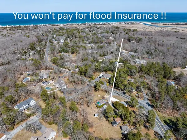 17 Ploughed Neck Rd, Sandwich, MA 02537
