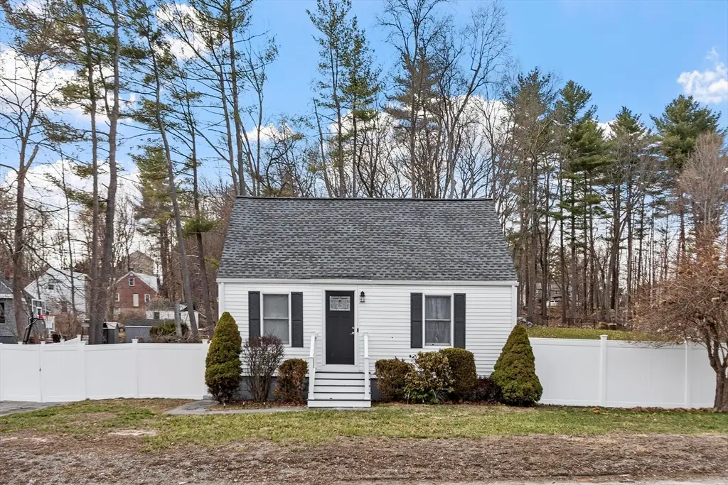 1430 Mammoth Rd, Dracut, MA 01826 - #1