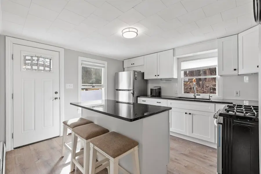 1430 Mammoth Rd, Dracut, MA 01826 - #3