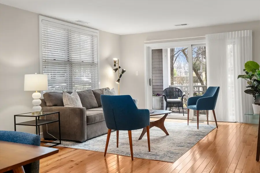 25 Holly Ln #1D, Chestnut Hill, MA 02467 - #2