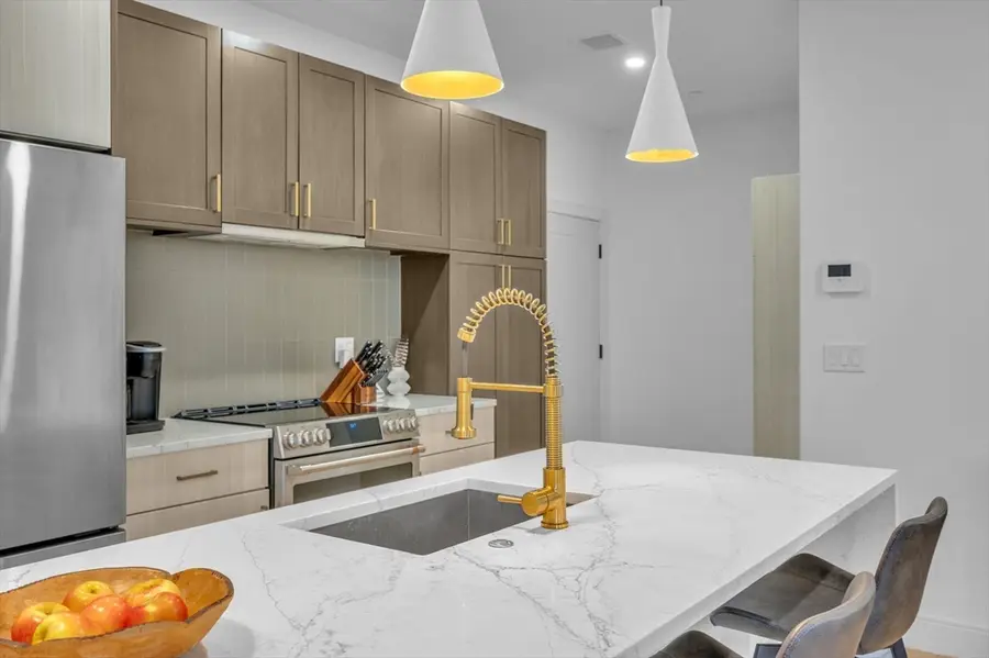 5245 Washington St #5, Boston, MA 02132 - #2