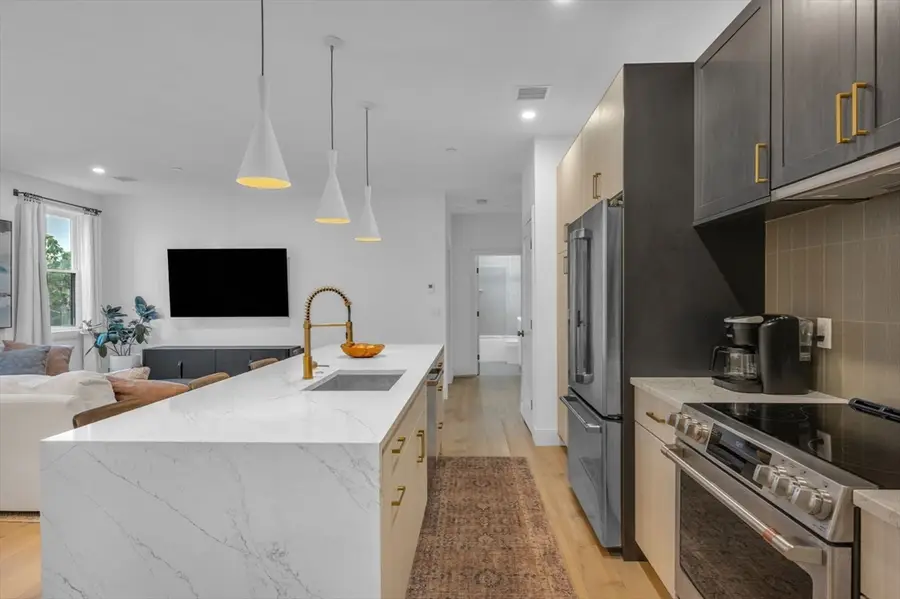 5245 Washington St #5, Boston, MA 02132 - #3