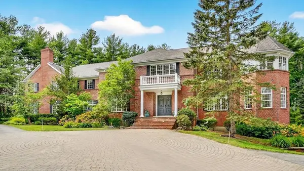 451 Wellesley St, Weston, MA 02493