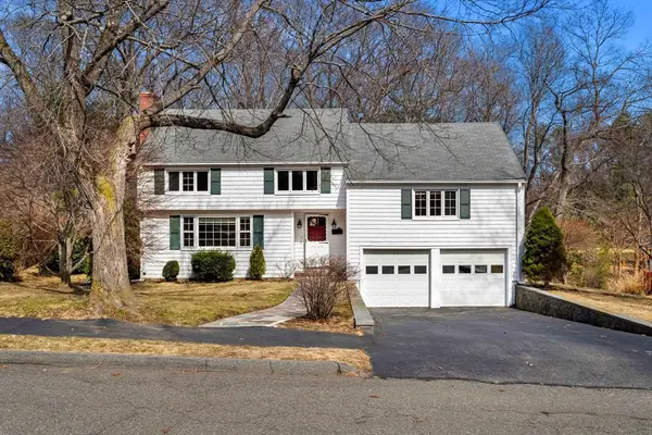 7 Putney Ln, Lynnfield, MA 01940