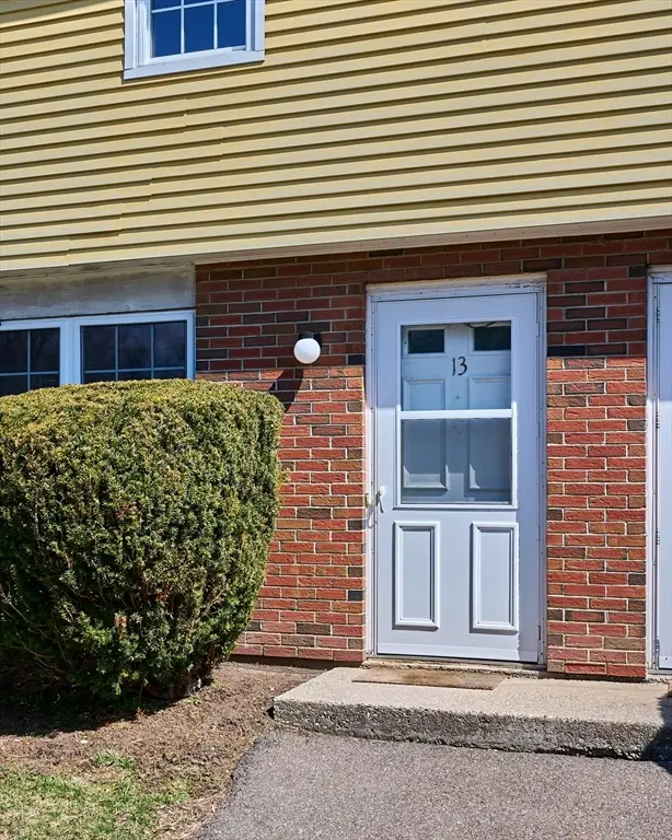 252 West St #13, Amherst, MA 01002 - #2