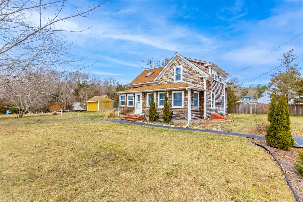 137 Fearing Hill Rd, Wareham, MA 02576 - #1