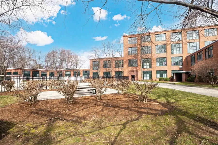 150 Rumford Ave #5, Mansfield, MA 02048 - #3