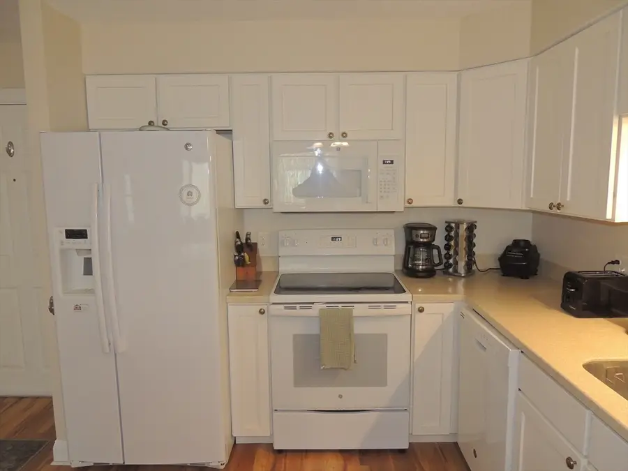 27 Greenleaves Drive #713, Amherst, MA 01002 - #2