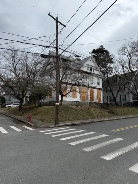 337 Beacon St, Lowell, MA 01850 - #2