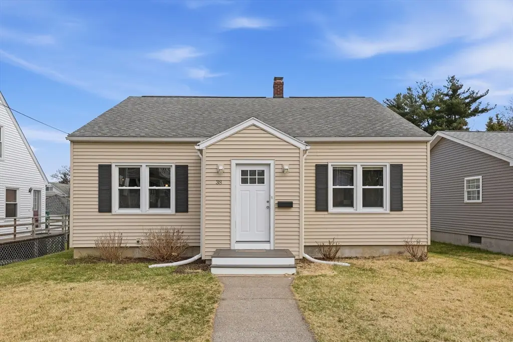 38 White St, Chicopee, MA 01013 - #1