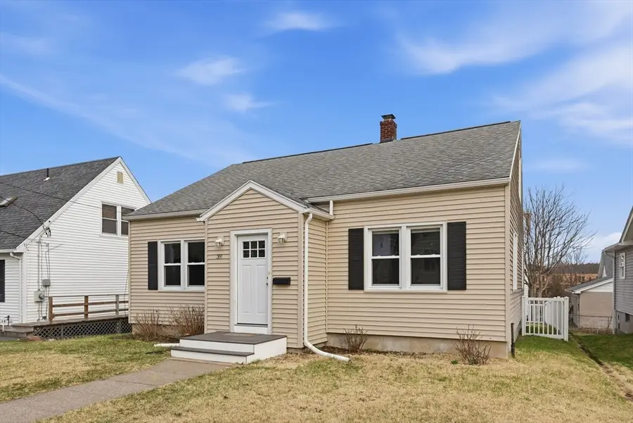 38 White St, Chicopee, MA 01013 - #2