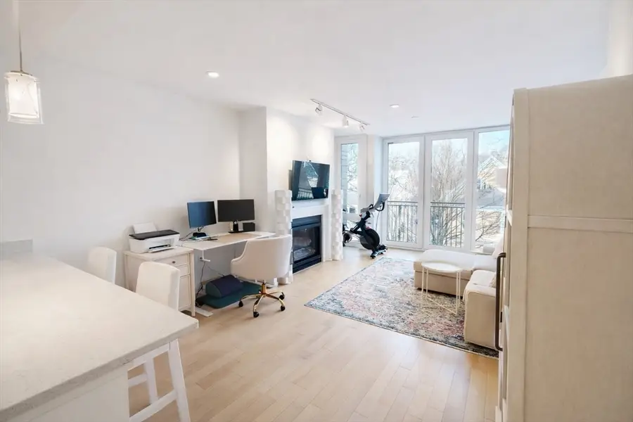 7 Beech St #301, Cambridge, MA 02140 - #3