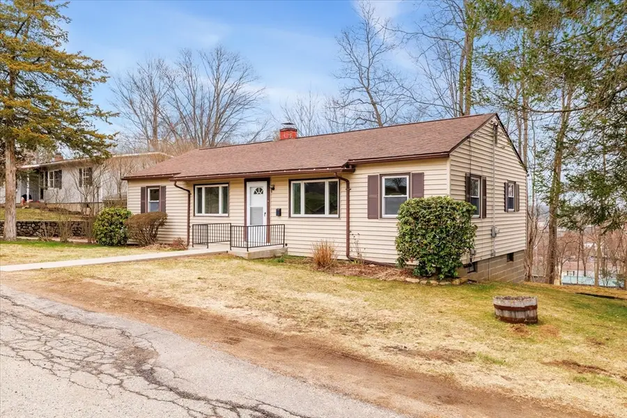 26 Roosevelt Dr, Southbridge, MA 01550 - #2