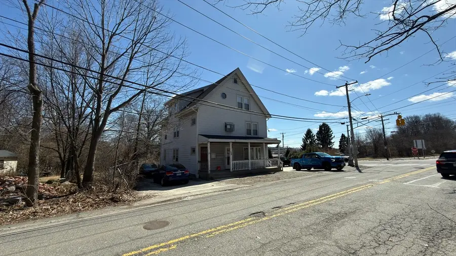 328 Brooks St, Worcester, MA 01606 - #3