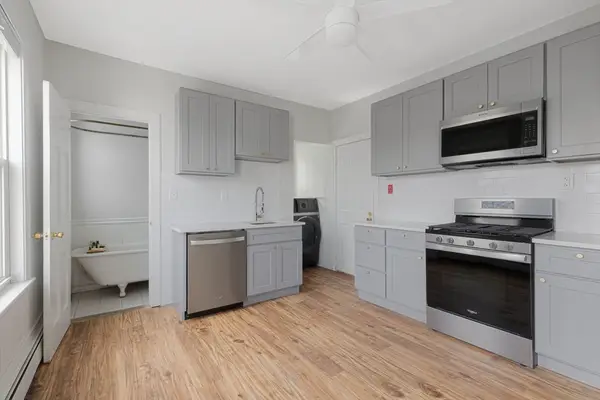 26 Plymouth #3, Cambridge, MA 02141