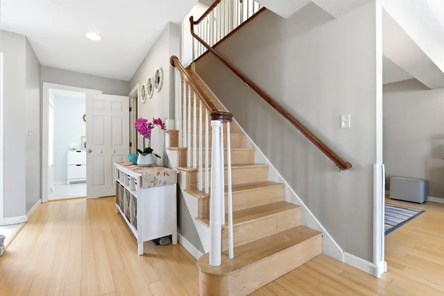 160 Pine St #11, Newton, MA 02466 - #3