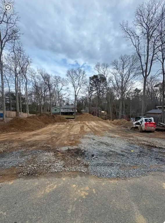 36 Pinecrest Beach Dr, Falmouth, MA 02536 - #1