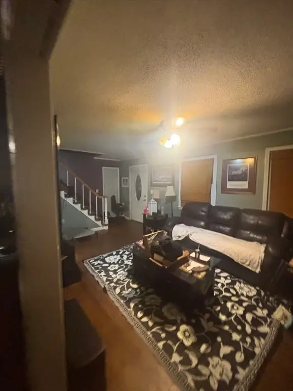 1 Dover Rd, South Hadley, MA 01075