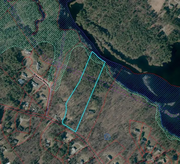 111 Squannacook Rd, Shirley, MA 01464