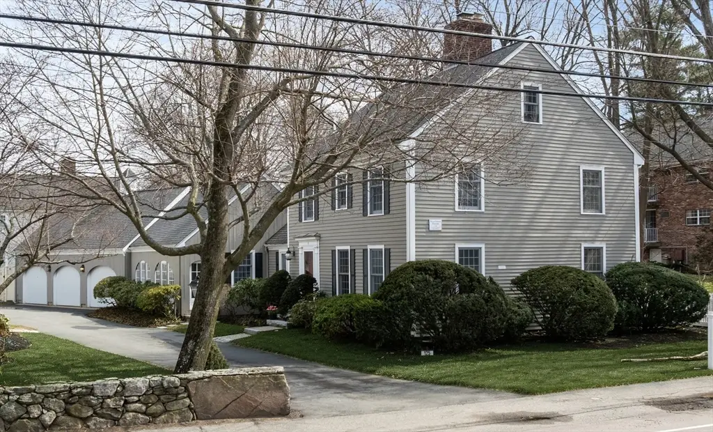125 North St #1, Medfield, MA 02052 - #1