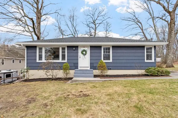 5 Ronald Ln, Shrewsbury, MA 01545