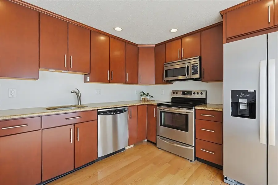 835 Mount Hope St #5, North Attleboro, MA 02760 - #2