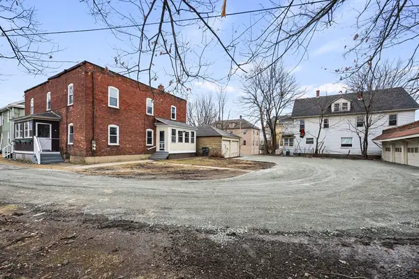 5-6 Monteleone Pl, Pittsfield, MA 01201