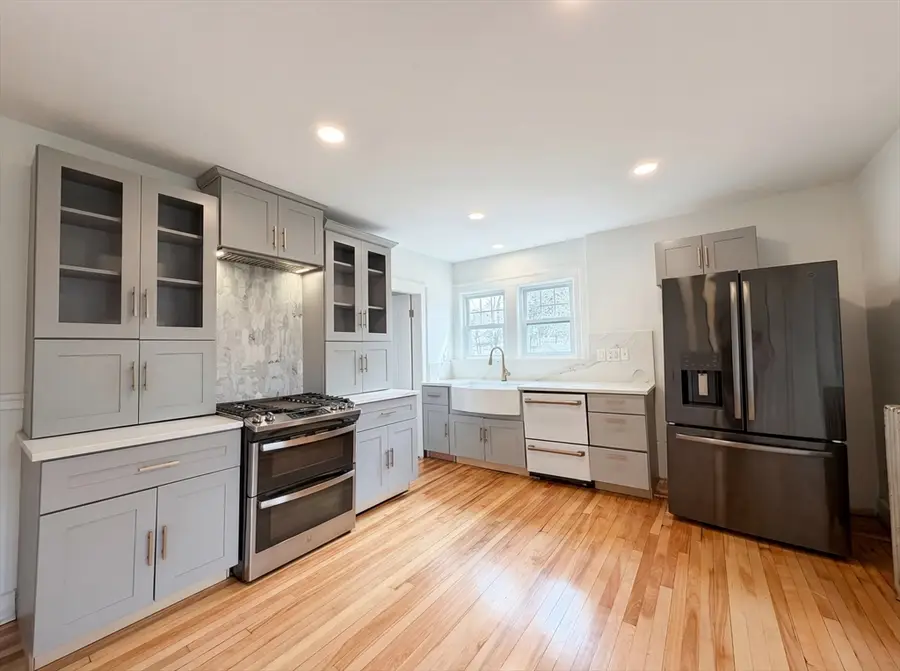 10 Perrot St, Worcester, MA 01602 - #2