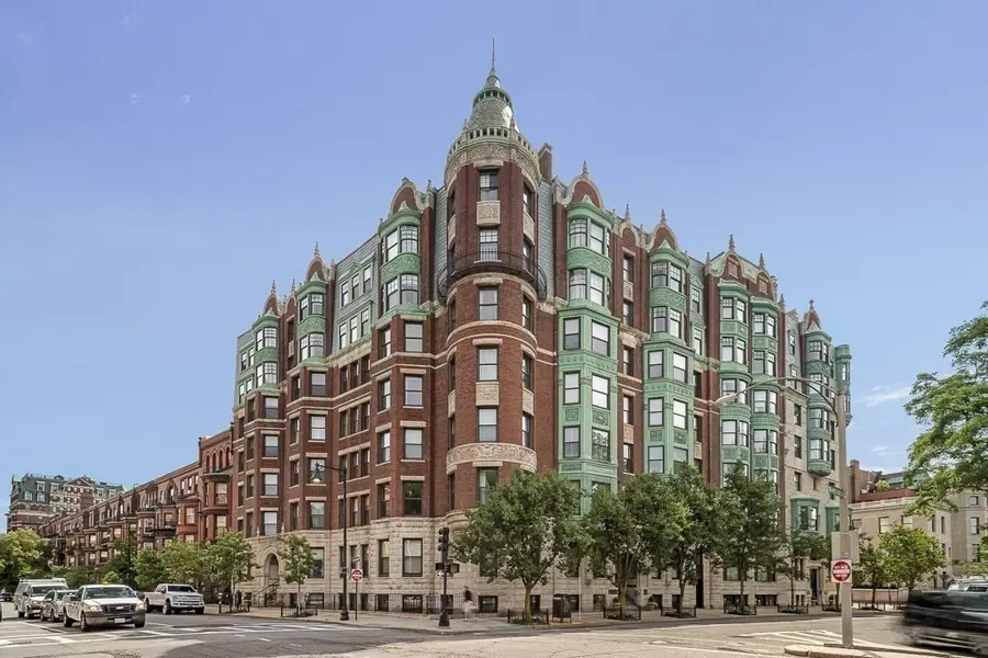 4 Charlesgate E #201, Boston, MA 02215 - #2