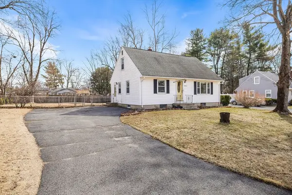 53 Pidgeon Dr, Springfield, MA 01119