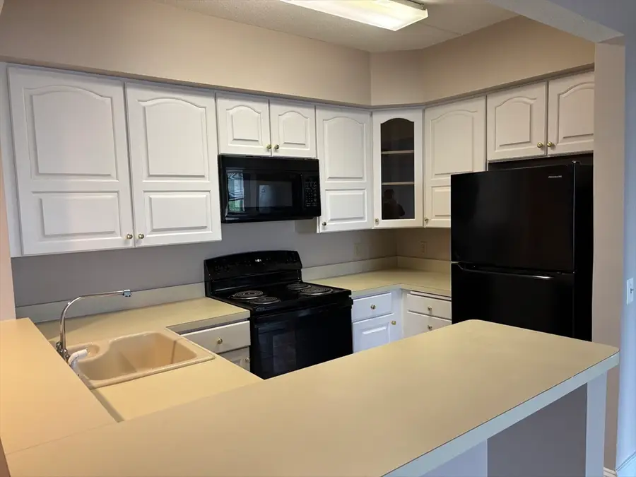 34 Sumner Ave #411, Springfield, MA 01108 - #3
