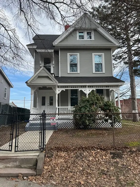 192 Chestnut St, Holyoke, MA 01040 - #1