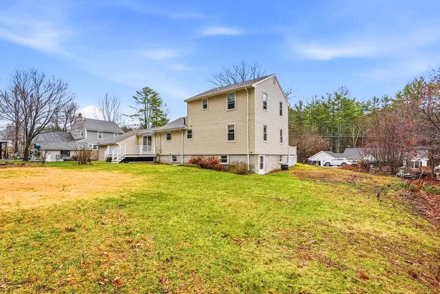 35 Brooks St, Upton, MA 01568 - #3