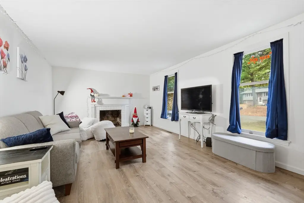 228 Aubinwood Rd, Amherst, MA 01002 - #1