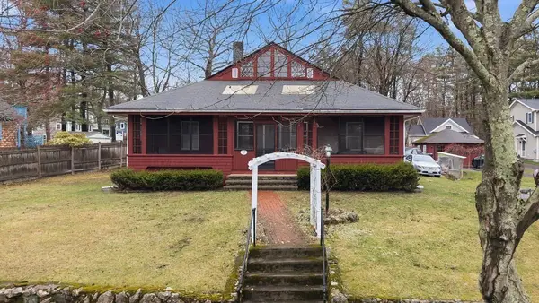 53 Dean St, Westwood, MA 02090