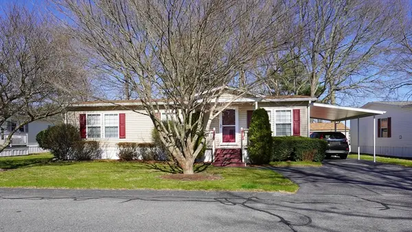 50 Highland St #227, Taunton, MA 02780