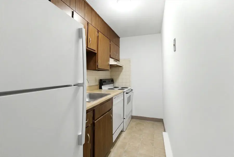 816 County Street #11, Taunton, MA 02780 - #3