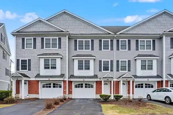 1975 Middlesex St #10, Lowell, MA 01851