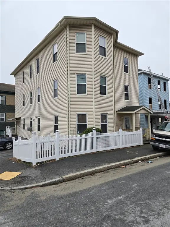 11 Maxwell St, Worcester, MA 01607 - #1