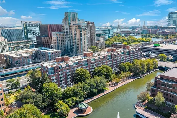 4 Canal Park #PH8, Cambridge, MA 02141