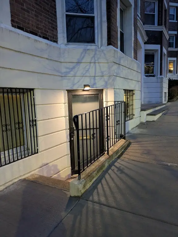 1496 Commonwealth Ave. #9E, Boston, MA 02135