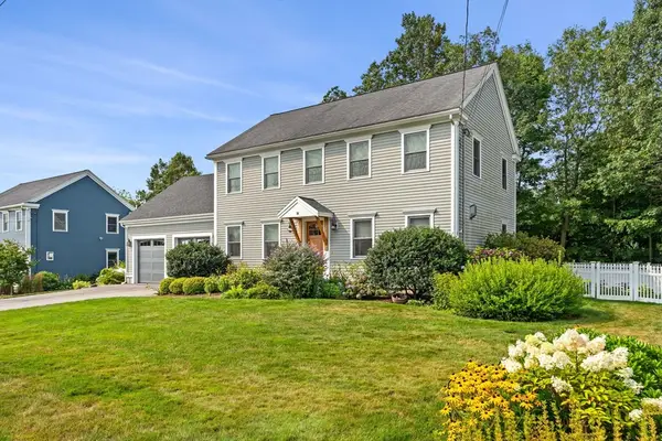 14 Merrill Ave, Amesbury, MA 01913