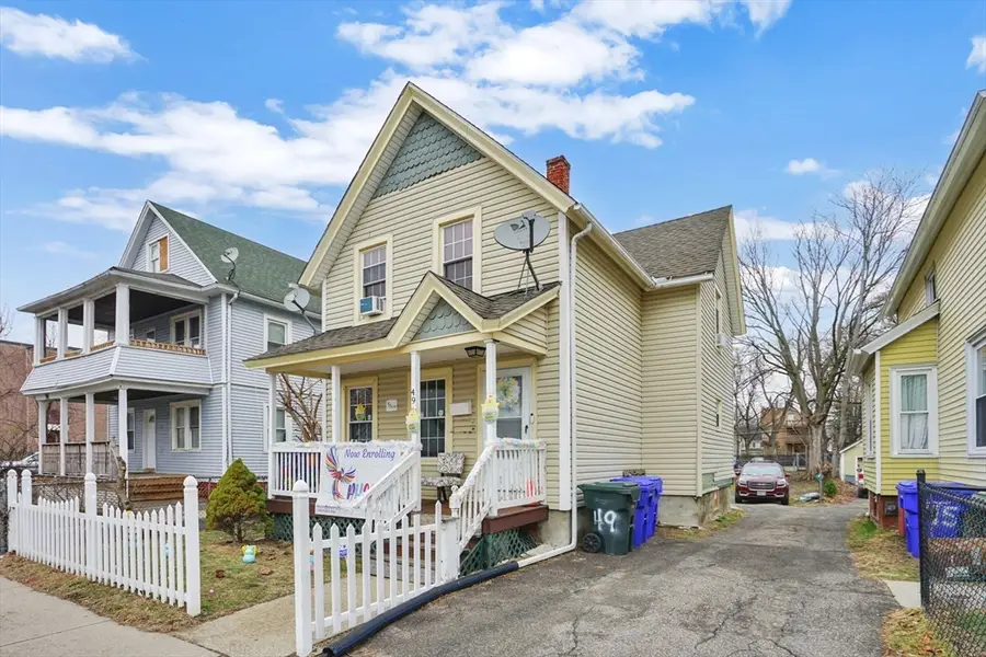 49 Andrew St, Springfield, MA 01109 - #3