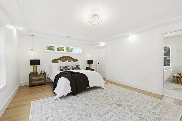 565 Elm St, Concord, MA 01742