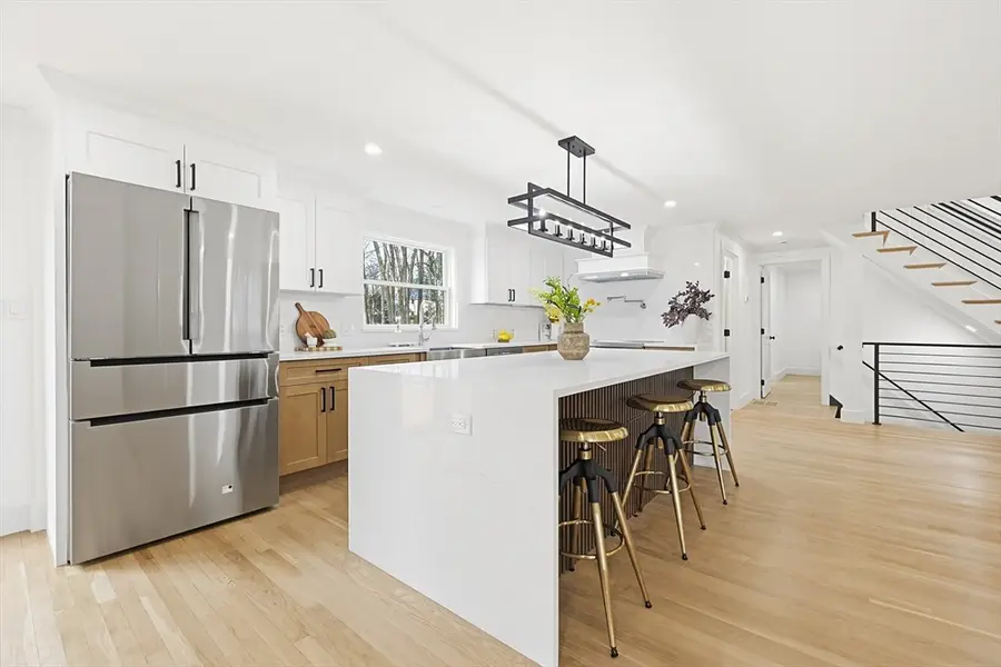 565 Elm St, Concord, MA 01742 - #3