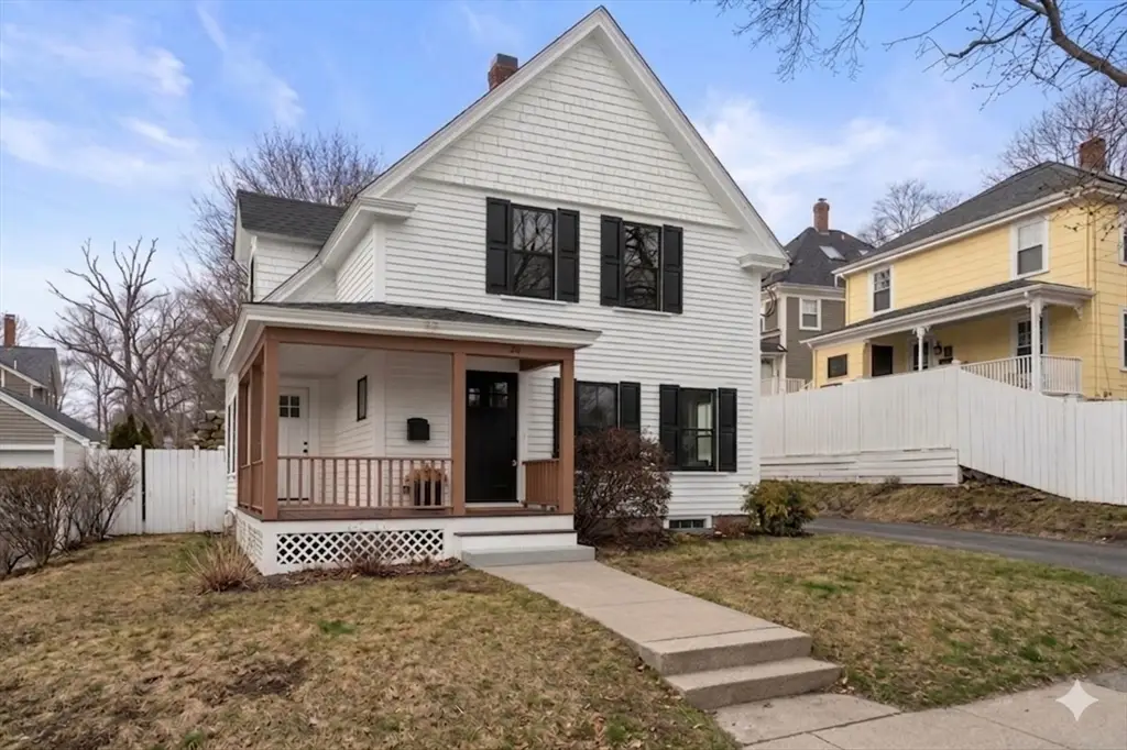 2 Northrop St, Hopedale, MA 01747 - #1