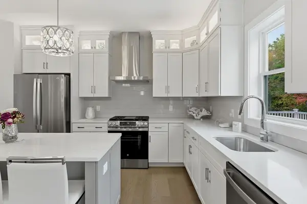 18 Elise Avenue #9, Londonderry, NH 03053