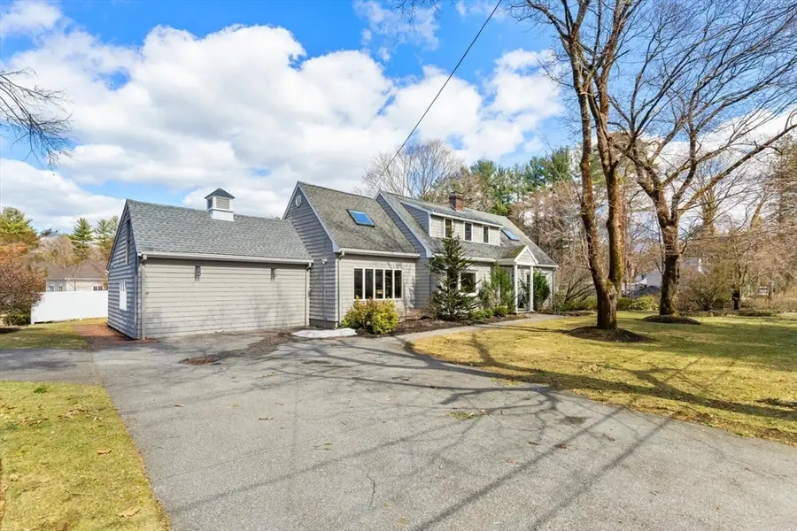 319 Lowell St, Lynnfield, MA 01940 - #3