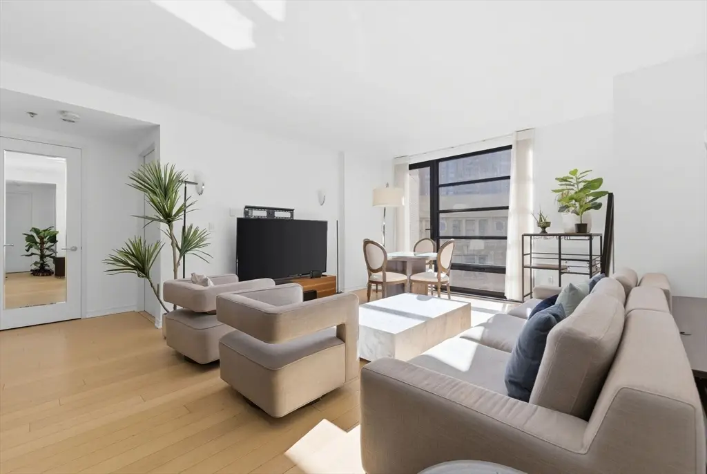 580 Washington St #901, Boston, MA 02111 - #1