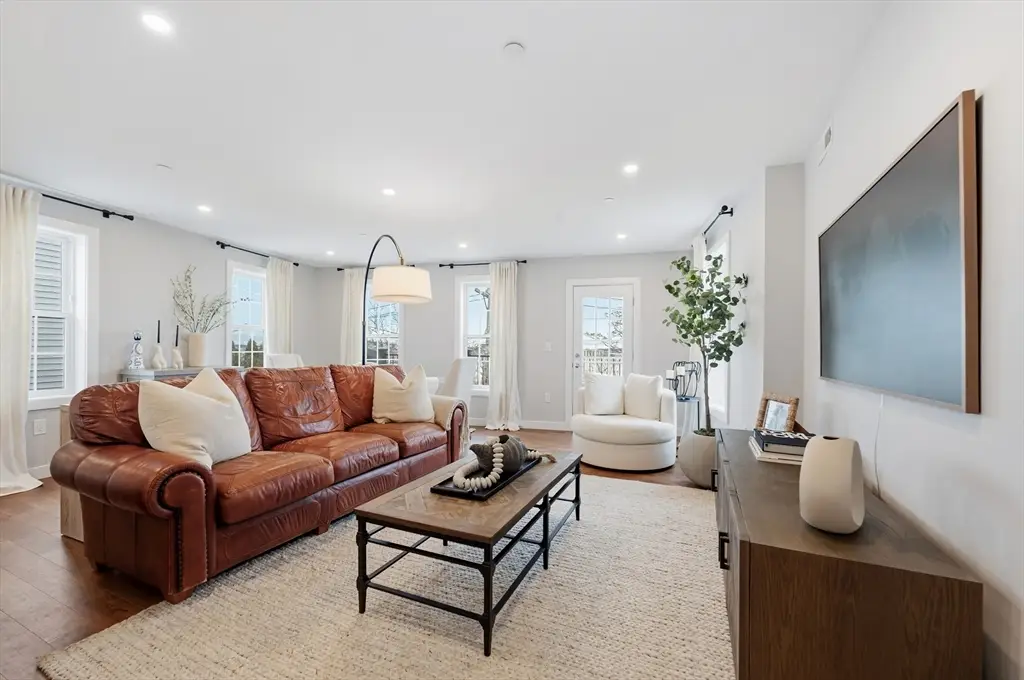 18-20 Crestway Rd #5, Boston, MA 02128 - #1